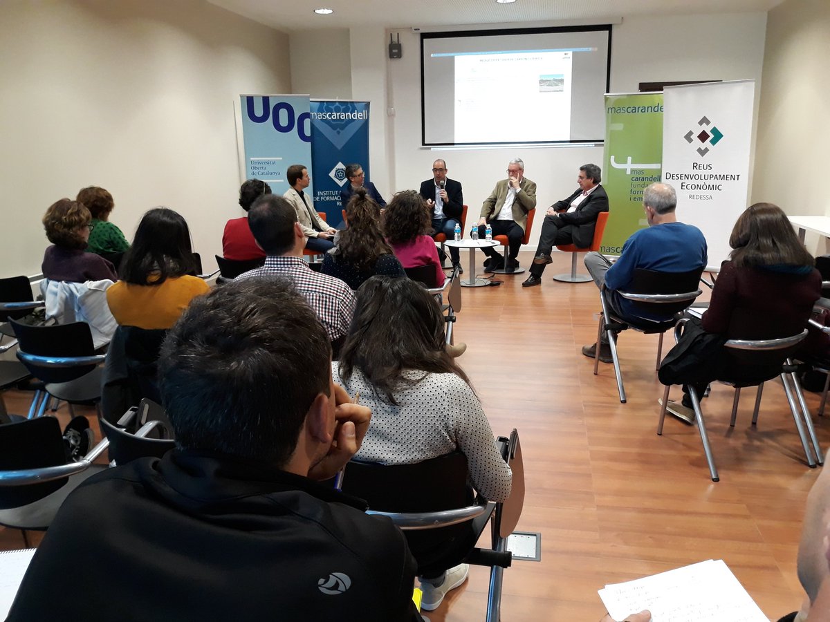 Mas_Carandell's tweet photo. Escoltant les exposicions de David Franquesa, @sostenibilitat, d'Electronic Reuse; Francesc Rovira,  del Grup Unió; @barrenecheainak de SAFECHEM; i Miquel Vidal, de @fitreball. 
#IxB2019 #EconomiaCircular https://t.co/mnuAfJp4Yy
