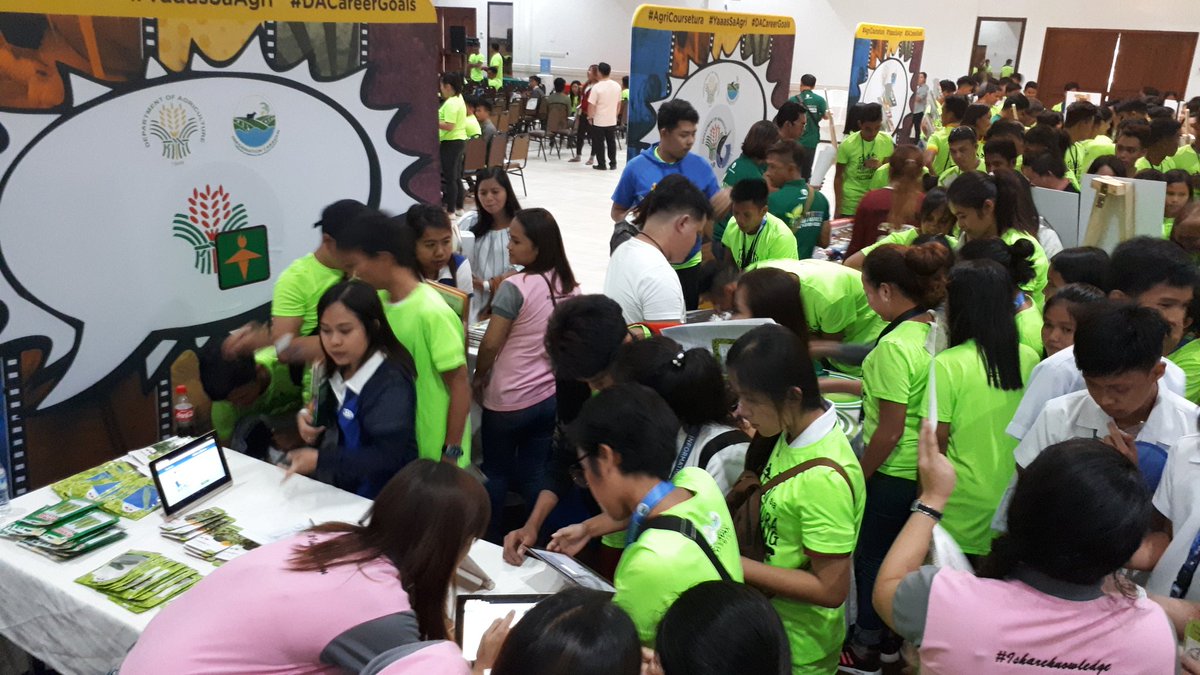 AtiRtc13's tweet photo. ATM: It's More Fun in Agriculture: Students gain lots of learning while having fun during the Information Caravan exhibits..#aticaraga #atiinspire #atifotos #atiinteractive #ishareknowledge https://t.co/HCq2wG1pZ4