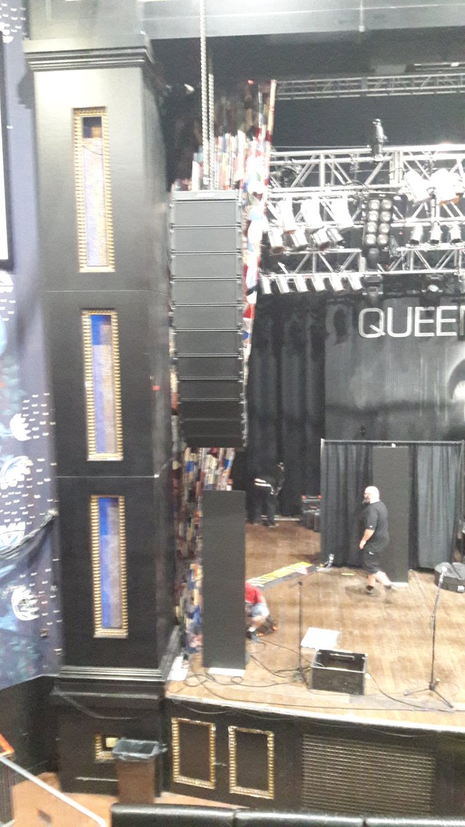 paulybsound's tweet photo. Great to be back @HOBDallas mixing on their @SoundcraftUK #Vi3000 and I gotta admit, @BosePro, I'm not a fan of the #RoomMatch system (it kinda sucks) but this #SoundMatch rig sounded pretty good. Looking forward to mixing on it @aceofspadessac later on this tour. #LiveSound #FOH https://t.co/nmZOE64SVH