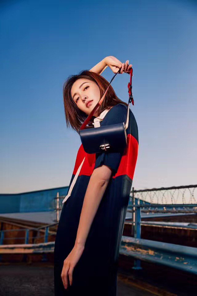 Kanetop1's tweet photo. Tommy Hilfiger and Jiang Shuying : Carnival Show of 70s 👍😎 https://t.co/TAy2jaQE0D