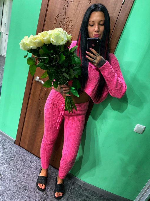 Love my fans 🌷💖 https://t.co/XNgr5kIs5H