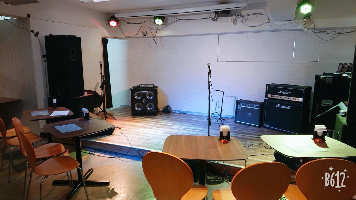 k_kinoshita10's tweet image. 『CANOPUSへの行き方⭐』

池袋駅C6出口を出ていただいて、直進方向とは逆に歩く。

そうするとドコモショップとサイゼリアが見えるので、そこを右へ⭐

100メートルほど行くと左手に見えます😃4階です！

駅からも近いので分かりやすいはず🙆何かあればご質問お待ちしてます！

#ライブ
#池袋CANOPUS