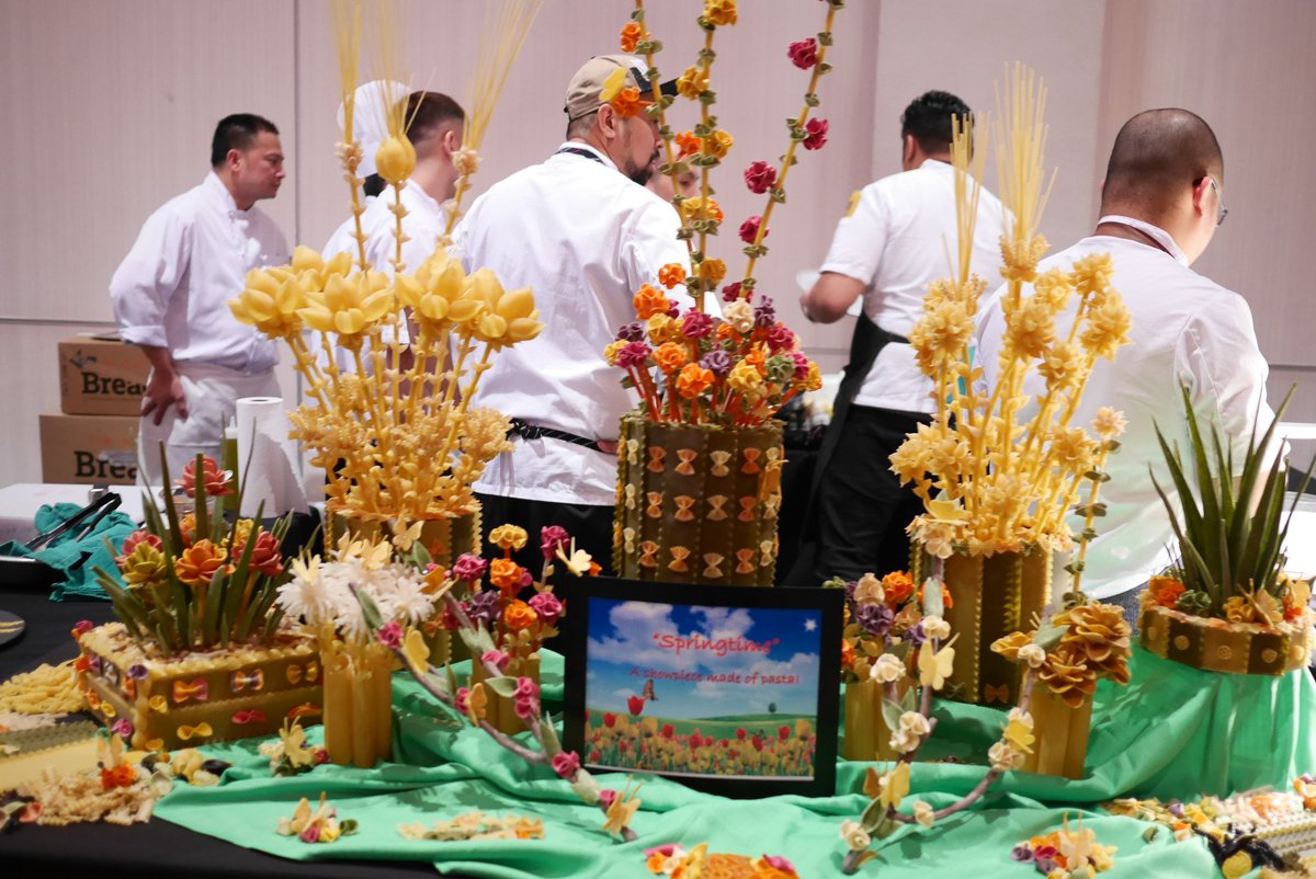 vanfoodies's tweet photo. A shout out to @75WestYVR @MarriottYVR for its spring themed pasta display - one of my faves tonight.
@BCProduceBC #BCHC19 #HealthyChefBC https://t.co/iGKMc6Kp8n