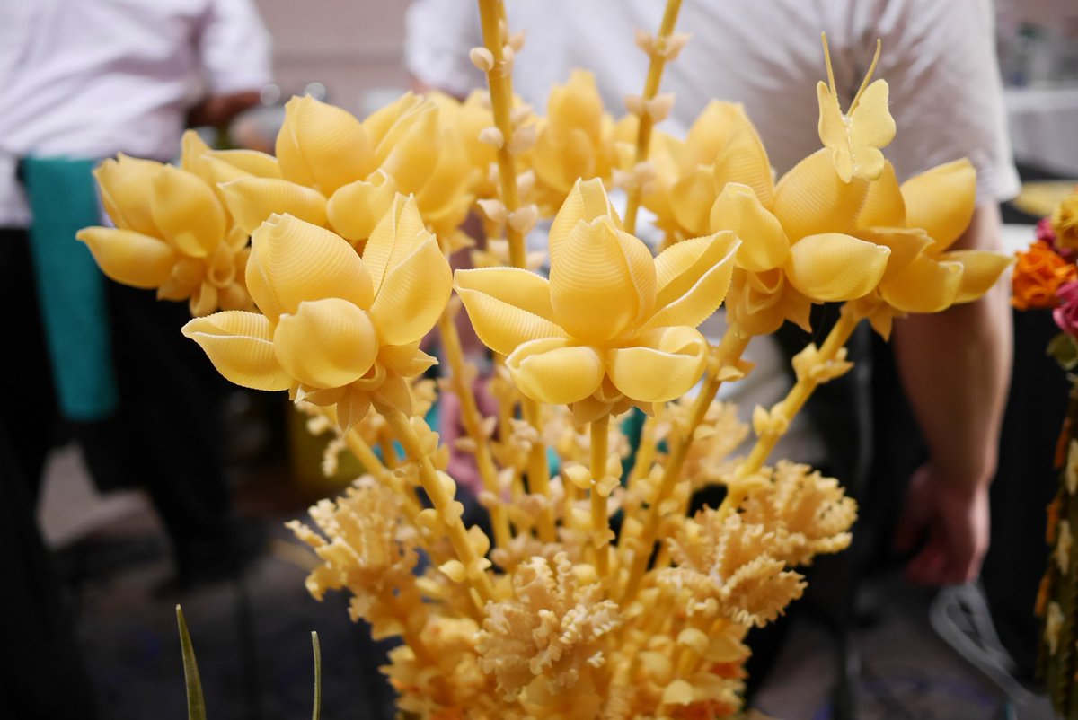 vanfoodies's tweet photo. A shout out to @75WestYVR @MarriottYVR for its spring themed pasta display - one of my faves tonight.
@BCProduceBC #BCHC19 #HealthyChefBC https://t.co/iGKMc6Kp8n