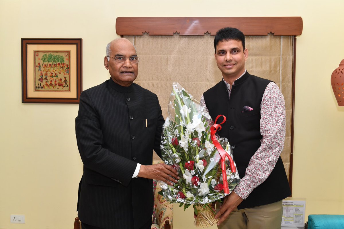manishpatelbjp's tweet photo. Honoured to have an opportunity to meet President of India Shri RamNathKovind ji at Rajbhavan, Gujarat 
#presidentofindia🇮🇳 https://t.co/ddrgjJmkgz