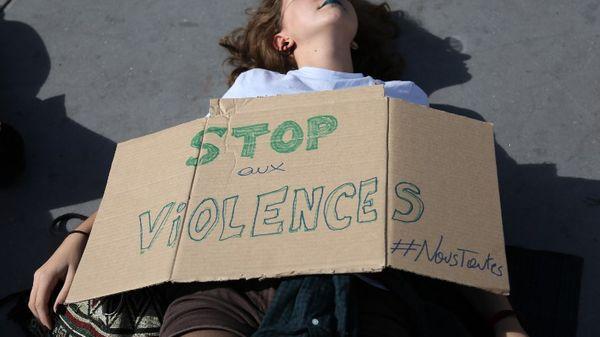 franceinter's tweet photo. Pour lutter contre les violences faites aux femmes une association lance un chatbot
https://t.co/gzRJMb06pm par @valeriecantie https://t.co/V0GhcFoAaX
