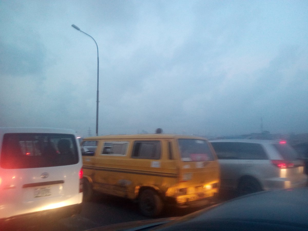 NigerianTraffik's tweet image. [6:54AM] @Austynzogs: 06h50: Adekunle intersection connecting #3RDMB is B2B and from Adekunle to Adeniji  #TrafficChief via TrafficChiefNG