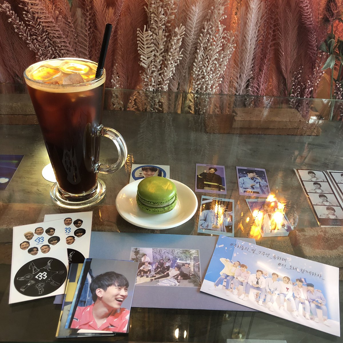 ha_mel0321's tweet photo. #우리들의_별_7주년_축하해
#더_오래_함께하자_
진짜 너무 푸짐한 굿즈에 깜짝 놀랐어요!!!
카페도 너무 이쁘구 노래도 계속 비투비 노래 나와서 좋았어요!😃 이런 좋은 이벤트 열어주셔서 감사합니다아☺️ https://t.co/cXZnuuQtJM