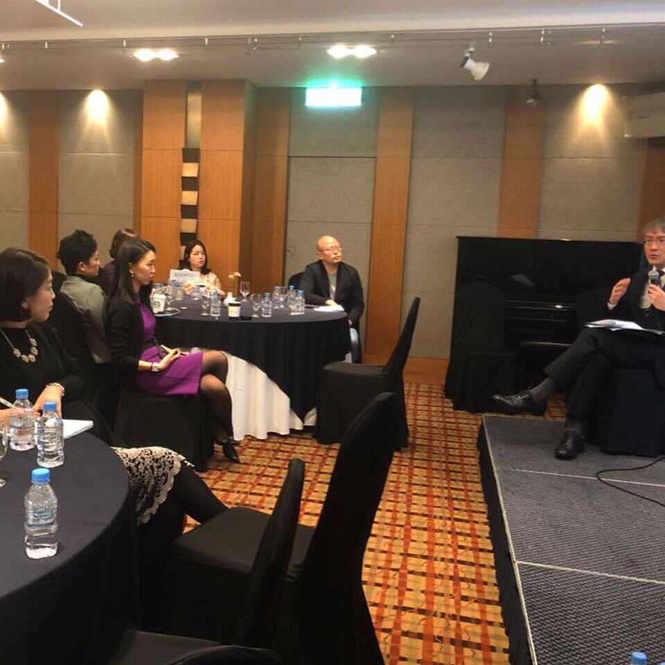 mofa_koreaz's tweet photo. #홍석인 #공공문화외교국장 #넷칼
Hong Seok-In, Director-General for Public Diplomacy and Cultural Affairs met with the Network of Korean-American leaders (#NetKal) to discuss “Public Diplomacy and the Peace Process on the Korean Peninsula.” https://t.co/wRUF8gsWch