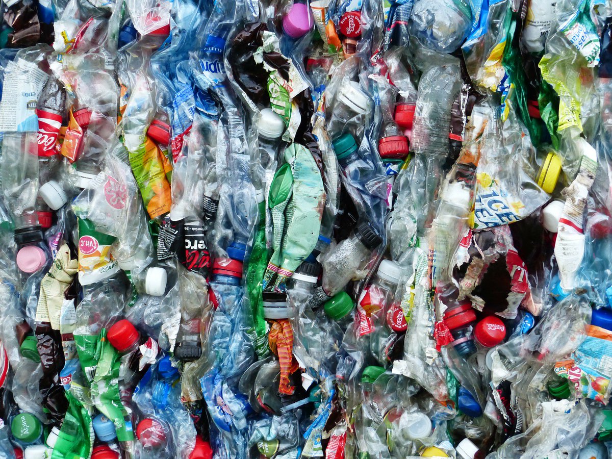 FalmouthTownUK's tweet photo. You think you know plastic?! Join @plasticfreefal1 and @UniExeCornwall at Beerwolf this evening for a fun and educational "Rethink Plastic" pub quiz. Starting at 6pm, this is the penultimate Science in the Pub session as part of #FalSpringFest https://t.co/5IZYL11vvl
