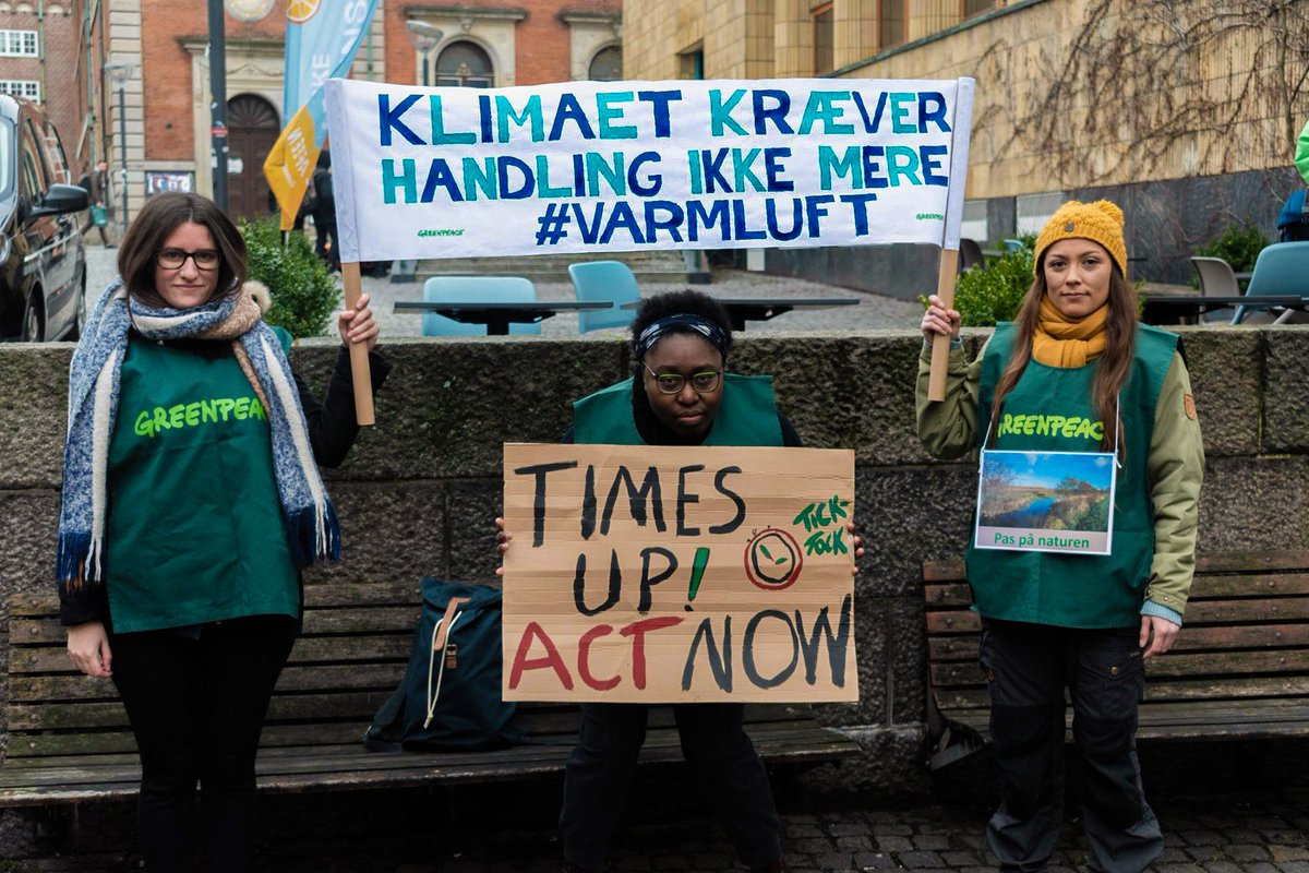 greenpeacedk's tweet photo. Ikke mere #varmluft! Vi har formuleret fem klimaløfter, som samtlige kandidater til #ftvalg får mulighed for at tage stilling til. De handler om #klimalov, landbrug, transport, ulighed og grøn energi. Læs og bak dem op her -> https://t.co/VUfgTWonF4 #grøntvalg #dkgreen #dkpol https://t.co/K293xQZpHL