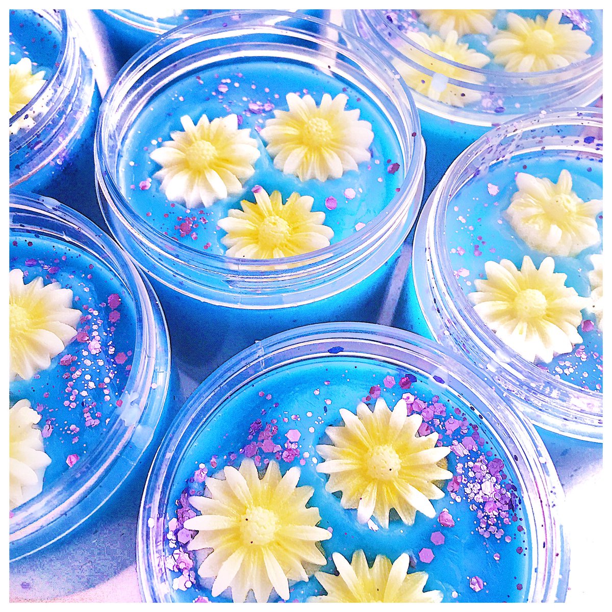 OhhHowLovely's tweet photo. Easter Pre Order Boxes✨⁣⁣
••••••••••••••
Over the next few days we will be showing you little sneak peeks of our upcoming Easter Boxes🌸 ⁣
These adorable boxes will come with 3 wax melts all larger, long lasting melts, that are Easter themed and scented! 🐣 ⁣ https://t.co/GBDBbaWgC4