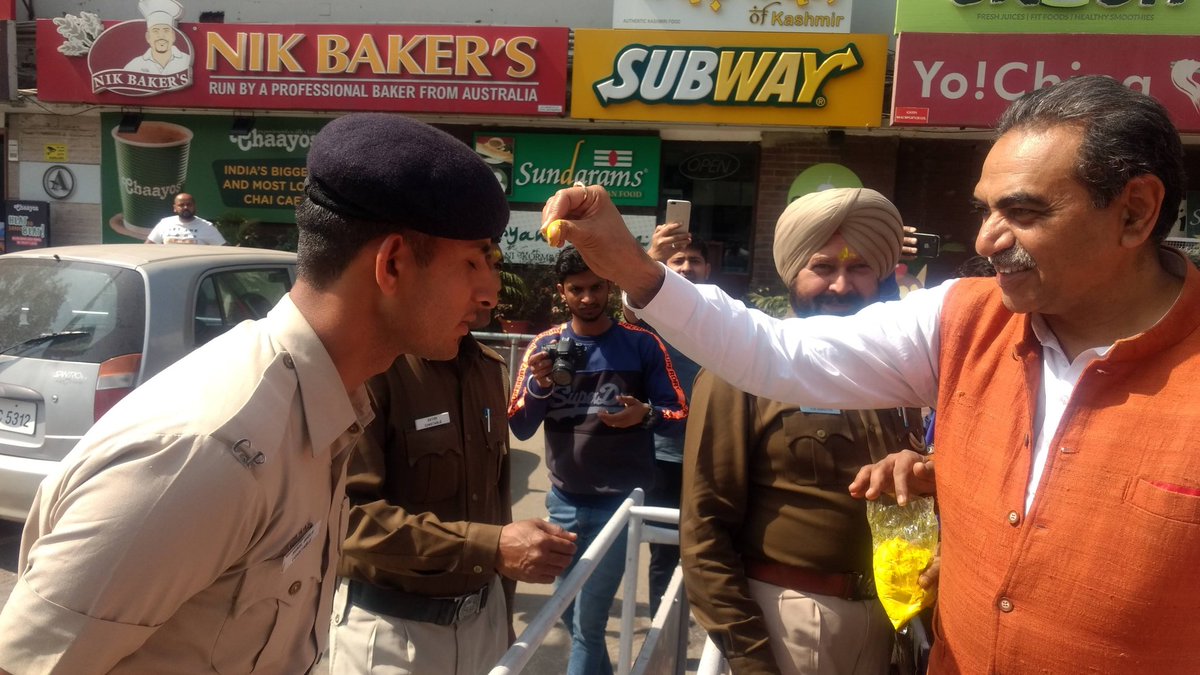 I really enjoyed #HoliWithPolice. It makes me appreciate the quiet sacrifices each one makes. Mostly, these things go unnoticed. Let's all learn to be thankful to all those who come together to build our society.