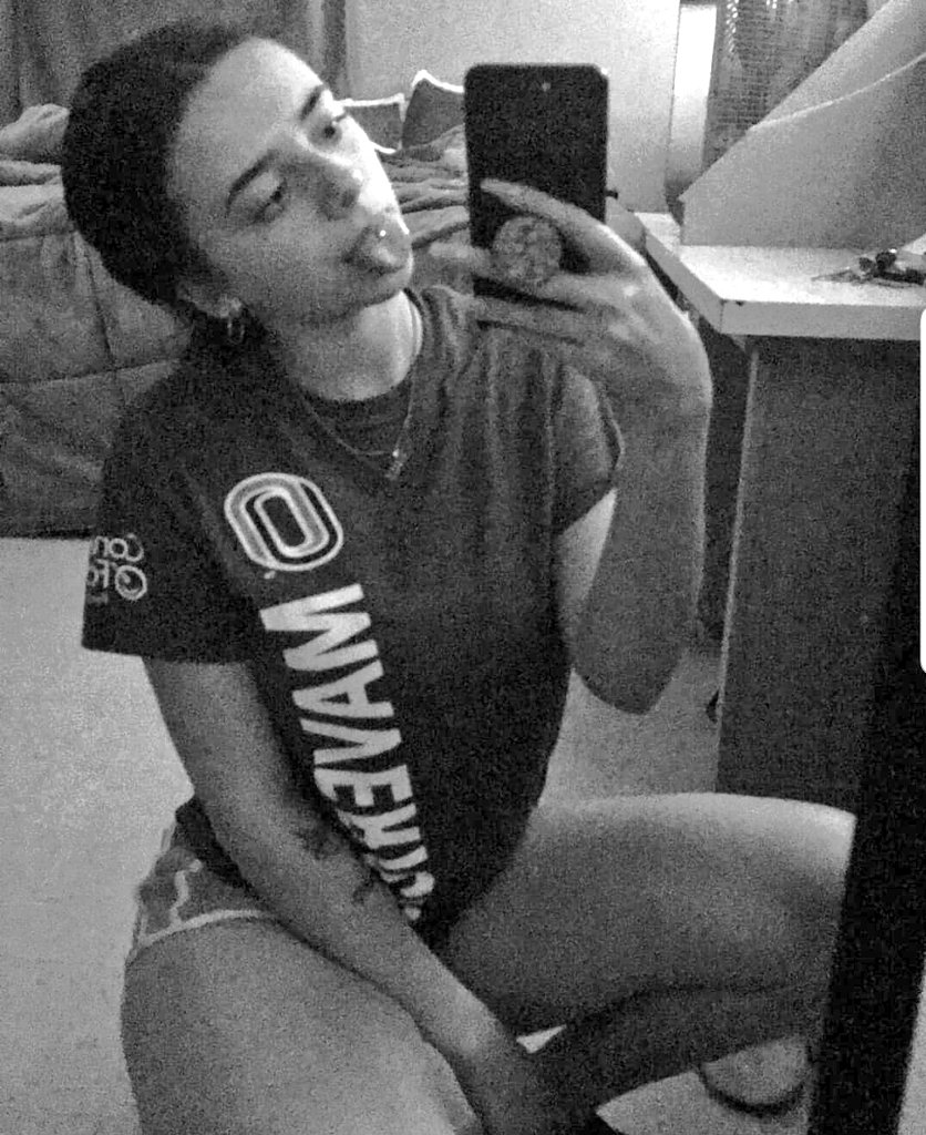 say_hey_Mikaela's tweet photo. https://t.co/zbqKn9Jfx5
