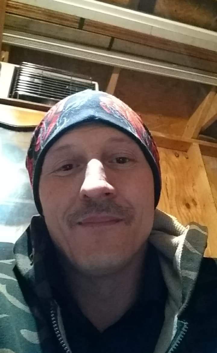 JenniferRobeso7's tweet image. The man I've been with for 15 years.But his phone and friends mean more these days.