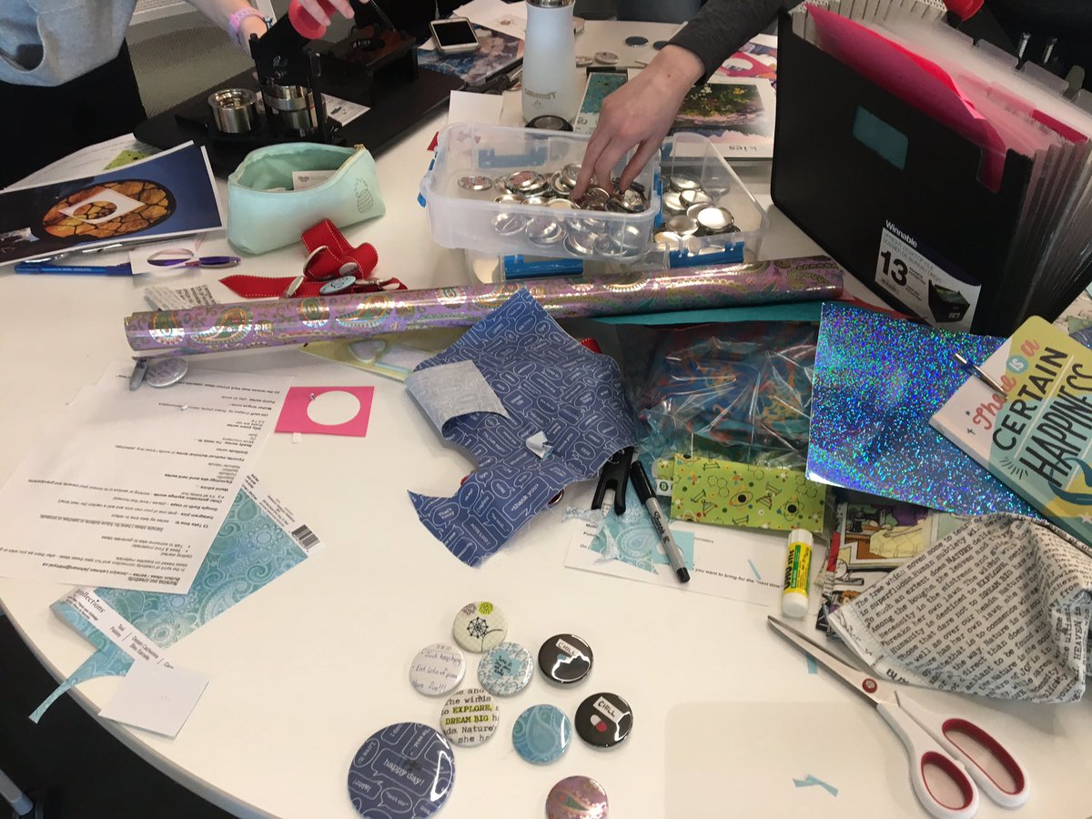 ossyjay1's tweet photo. Maker Studio drop-in w/ peer tutors + yr 1 BN and BMid students. Creativity, connecting and making. @MRULibrary @sdprice #makerspace #nursingourcreativity #peertutors #BN2b #BMid2 https://t.co/KaxVpi26nv