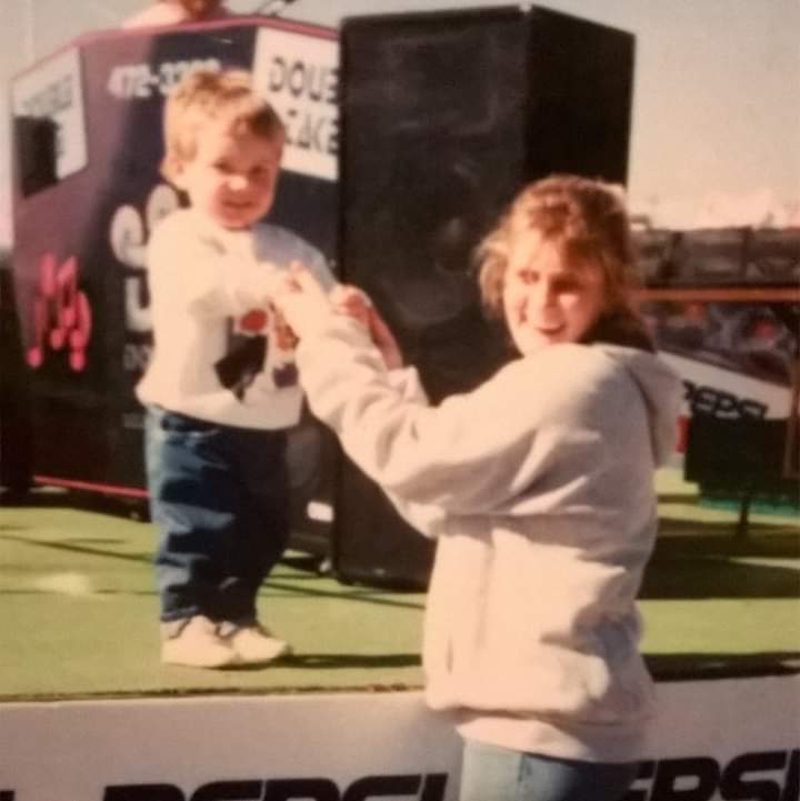 JenniferRobeso7's tweet image. God I miss my 24 year old.My chubbier cheeks