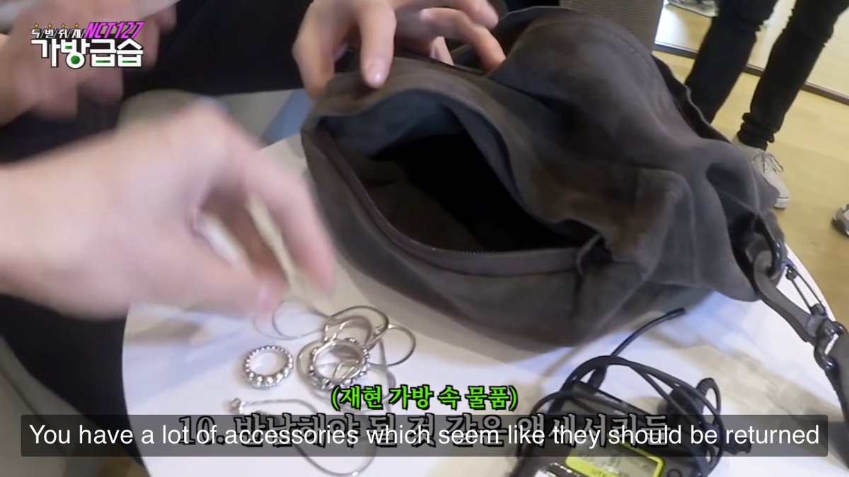 touchnct's tweet photo. NCT JUST TOOK SO MANY ACCESSORIES FROM THEIR STYLISTS WITHOUT RETURNING THEM KRCNFJDJFJWXJ https://t.co/zLY5bpklzW