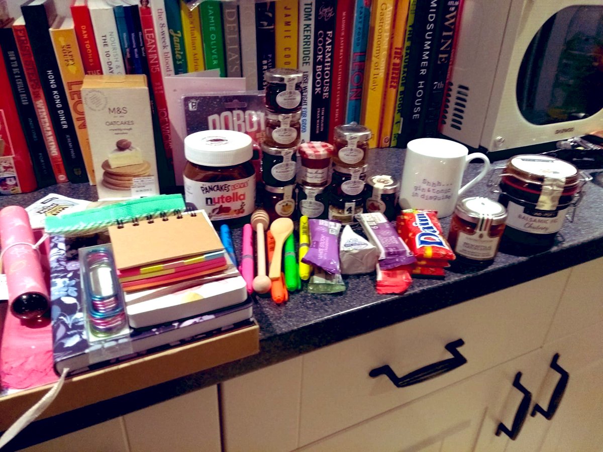BNatzyl's tweet photo. Amazing belated birthday hamper from my mobile team - they know me well 😍food and stationary😆😁🤗💚💚💚 #area65 @Kezzad7 @gjwry @NickoRobo46 https://t.co/WSS3n5Syuc