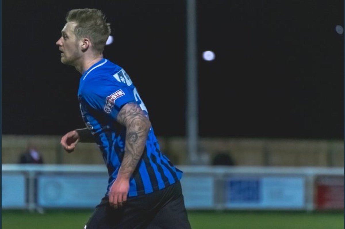 CleeTownFC's tweet photo. Looks like @SamTopliss01 means business, heβs that quick itβs a good job @simononeill1971 was on hand! #whoosh #toppo #flyingfullback #Cleethorpes #owls https://t.co/BbH7GkIrrq