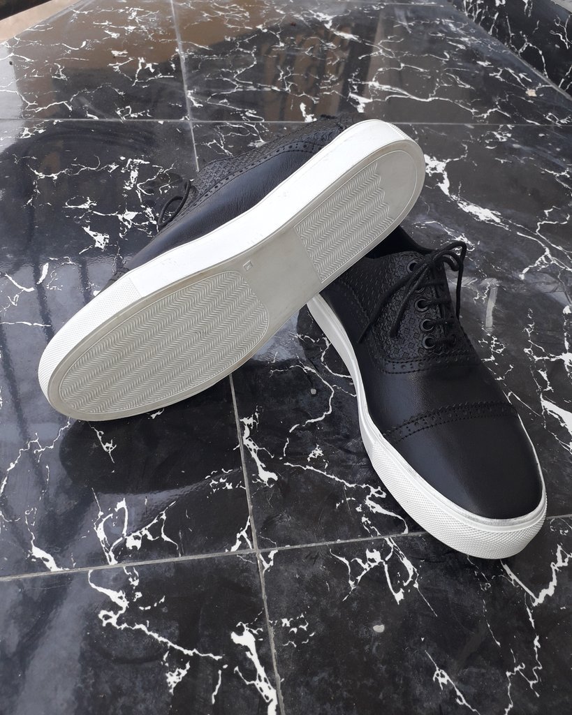 TOlakotan's tweet photo. @OgbeniDipo I make shoes with a serious attention to details. Top notch finishing and delivery in 3days after commitment. We are in Lagos, iyana ipaja. 08033193605. Dm also open. #Royalclassic https://t.co/xksrBPMUBG