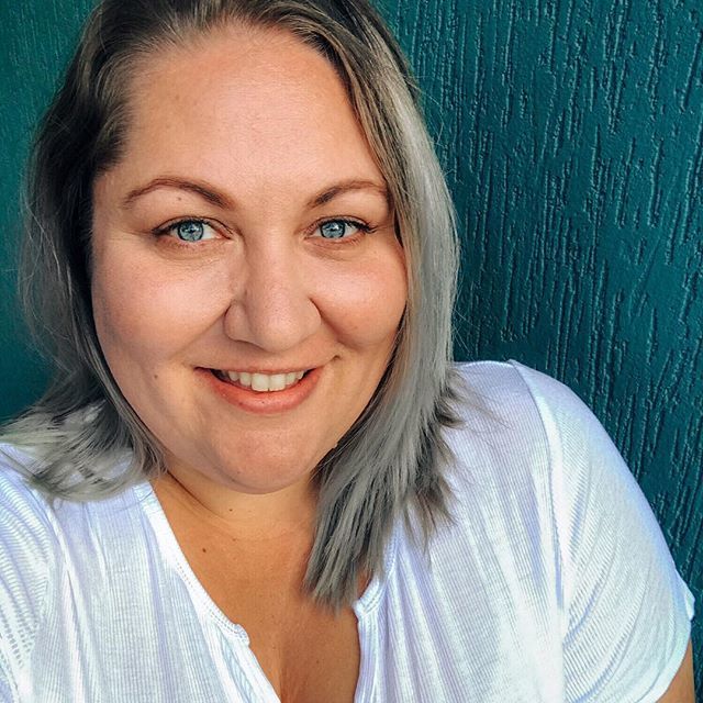 sugercoatit's tweet photo. I chopped off another couple of inches of bleach damaged hair with only a couple more to go. At this rate I'm going to have all my natural hair colour. How weird is THAT!? ππ #sugershair #quicktrim https://t.co/CcQwGxv97N https://t.co/ZAb0PS1cGg