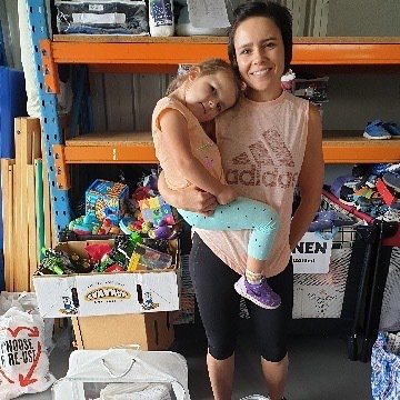 eurekamums's tweet photo. Thankyou to Bek and Haddie for bringing in all of Haddie’s cot linen and wraps today. These will be used to make up bundles of linen to go out with our cots over the next week. If your little one has moved from their cot to a bed we would love to rehome … https://t.co/FlHrD4HFG0 https://t.co/mHK4Y1MDpA