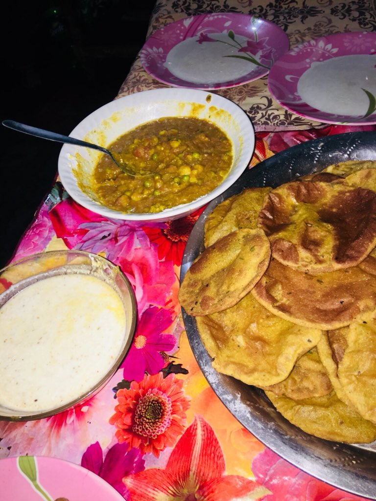 _younglord_1's tweet photo. #HappyHoli #HoliVibes #HoliFood https://t.co/DuOYrNlif6