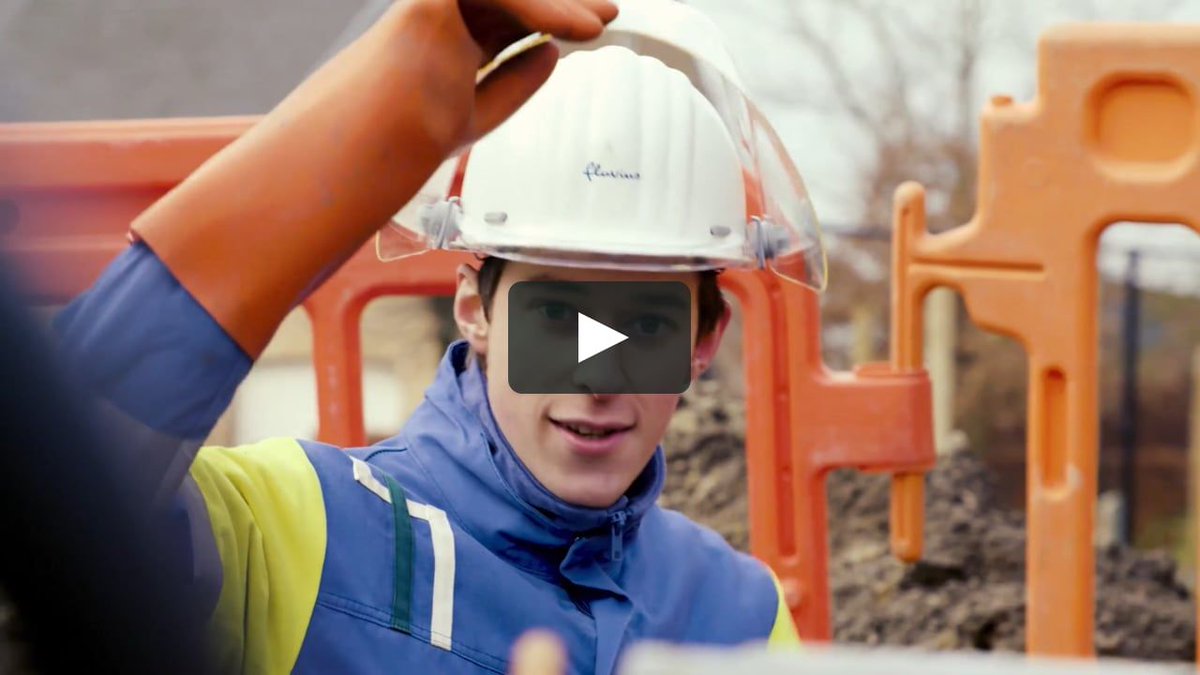 Antenno_be's tweet photo. Fluvius zet als hét Vlaamse multi-utility-bedrijf van de toekomst een sterke #employerbrand neer. En die mochten wij samen met hen vorm geven. #fieroponzeklanten #samenschakelen https://t.co/TH3axoK1Am https://t.co/MAkhFpakNg