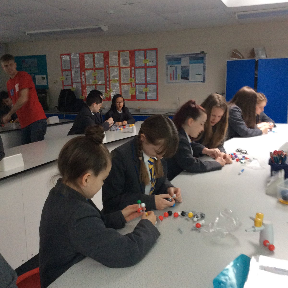 StCenyddScience's tweet photo. Thank you to @TrioSciCymru_CU for putting on a Chemistry workshop for 3D molecular modelling. The pupils loved taking part in this brilliant STEM opportunity https://t.co/QJt520D66i