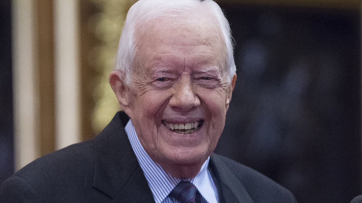 At 94 years, 172 days the 39th president, Jimmy Carter, surpasses George H.W. Bush.