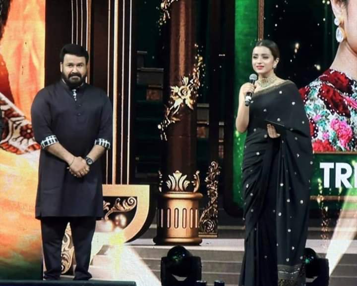 D2L0v-MXgAAlQLU?format=jpg&name=900x900