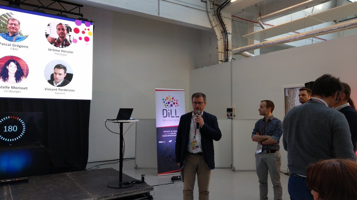 dill_up's tweet photo. #dillfest les membres du jury de présentent avant les pitchs https://t.co/B4dBICCdyR