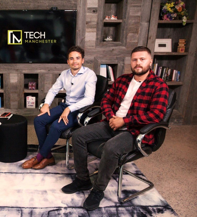 ANSGroup's tweet photo. In today's guest blog, @Michael_Lawes and @jrmadeley, eCommerce specialists at @bizzleit, explain how #omnichannel is helping the #highstreet to adapt to the digital age: https://t.co/ahs87Lmpkv https://t.co/AVlCSFkZNS