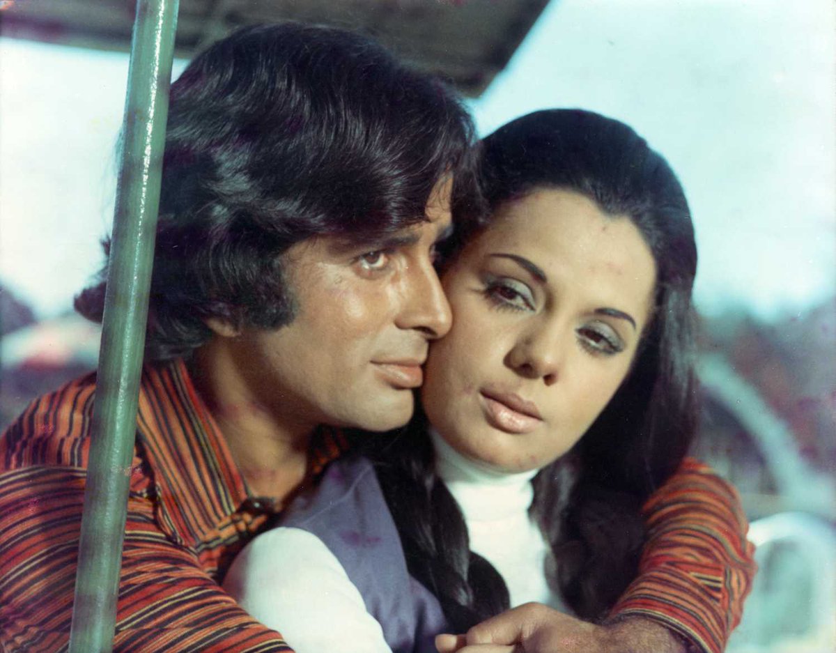 BombayBasanti's tweet photo. #45YearsOfChorMachayeShor
Le Jayenge Le Jayenge
Ek Daal Par Tota Bole
Ghungaroo Ki Tarah
Super hit by #NNSippy & #AshokRoy with #ShashiKapoor #Mumtaz #DannyDenzongpa #MadanPuri #KamalKapoor #AsitSen #MeenaT & #Asrani
Music & Lyrics : #RavindraJain #InderJeetSinghTulsi https://t.co/qZkl92b7V4