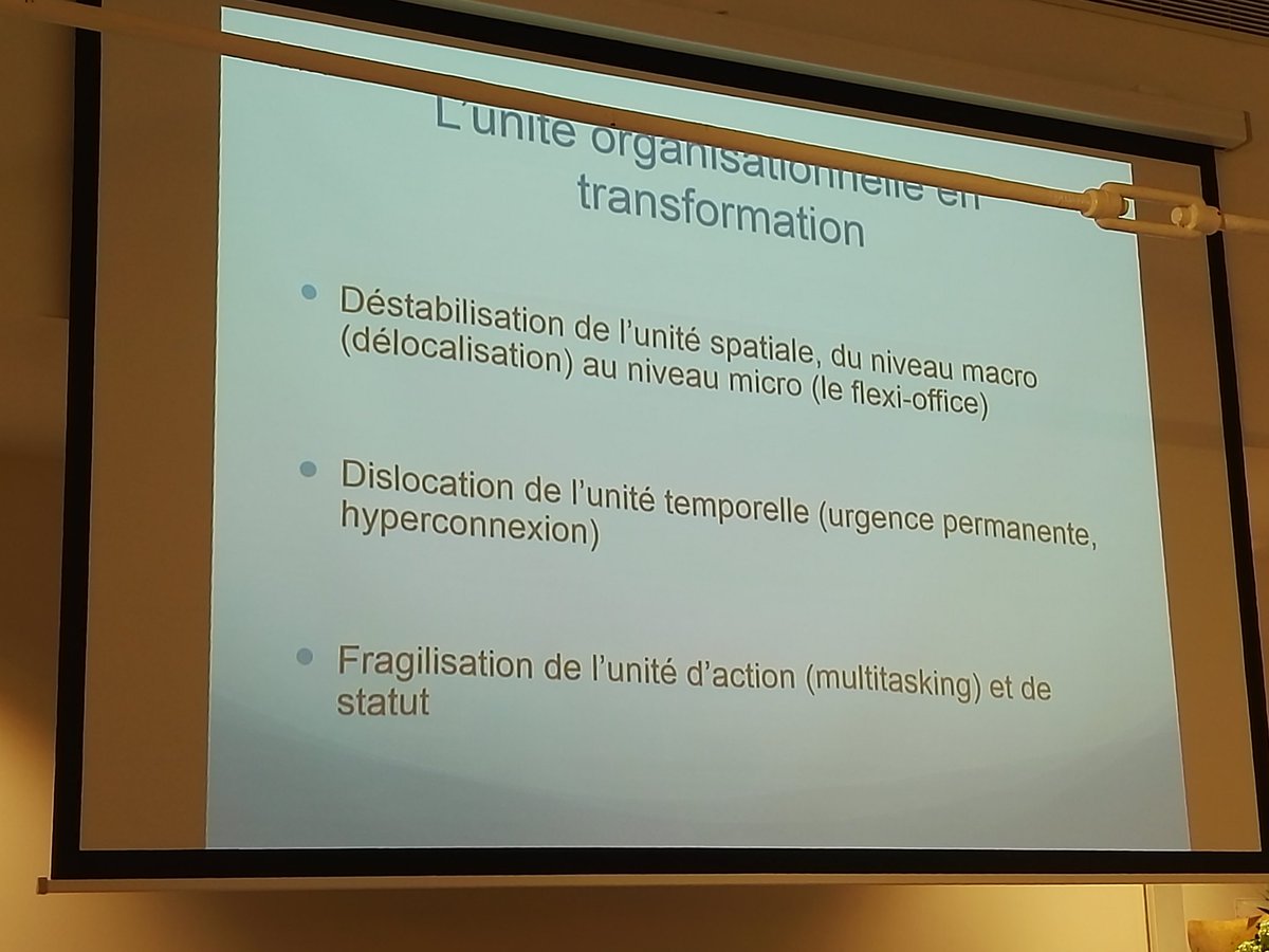 ABCi_bel's tweet photo. «Une communauté de travail qui vit sur un même lieu, ça n'existe presque plus aujourd'hui en Europe». Nicole d'Almeida nous parle du Flexi-office, hyperconnexion, urgence permanente, multitasking... @CELSA_Officiel #ComInterne en 2020 #ABCinterne https://t.co/J4hlUXb6qV