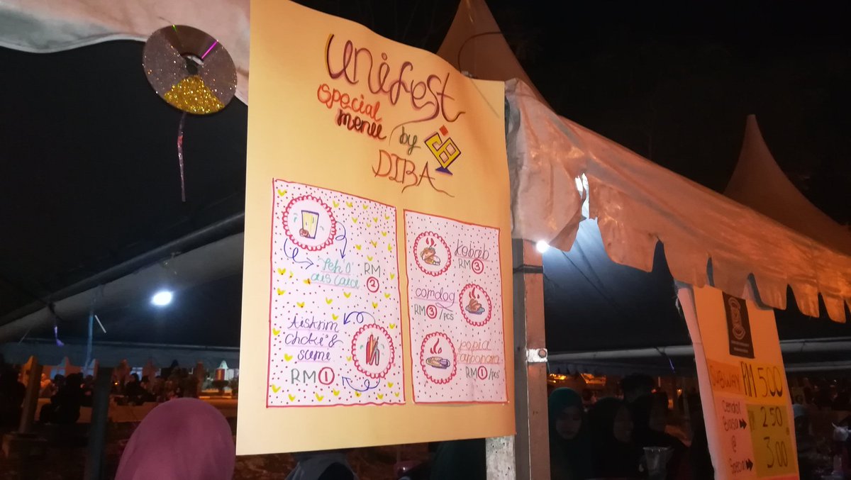 DIBAJohor's tweet photo. ✨Live Update Unifest 2019 ✨

🌯POPIA CARBONARA RM1 (1PCS) 
🌭CORNDOG RM 3 (1PCS) 
🥙KEBAB RM 3
🍦ICE CREAM CHOKI-CHOKI/CUMI RM 1
🥤LYCHEE ICED TEA RM 2 

📌VENUE : DATARAN PTDI 1
📌DATE: 21/22 MARCH
📌(THURSDAY/FRIDAY)
📌TIME: 10 AM - 10 PM

#unifest #uitmjohor https://t.co/hxRhsqywMK