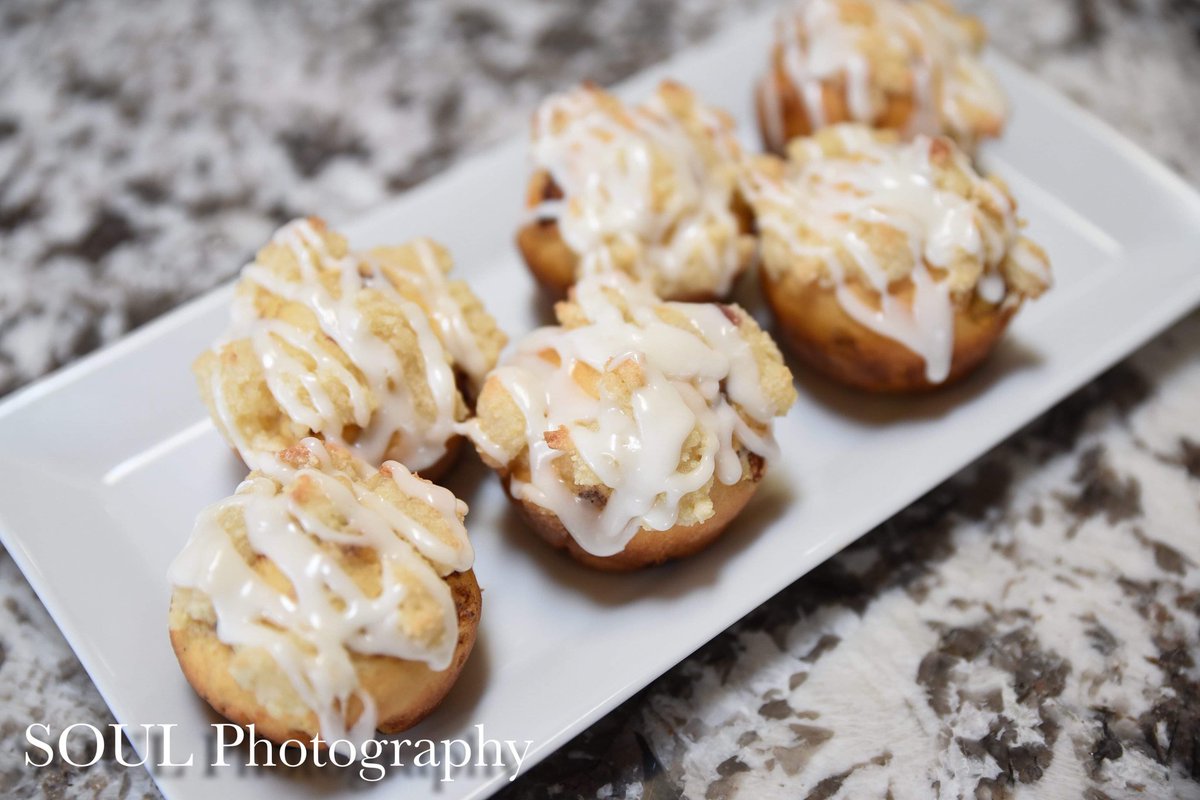 FromtheFreeT's tweet photo. ✨Cinnamon Crumb Cakes on the blog!✨
#foodblog #foodpics #foodblogfeed #buzzfeast #foodfeed #thefoodfeed #gloobyfood #buzzfoodfeed #thefeedfeed #gloobyfood #foodie_features #thecookfeed #crumbcake #cinnamonrolls #creamcheese #strawberry #saveroomfordessert #fromthefreetable https://t.co/bsaoGqU8hW
