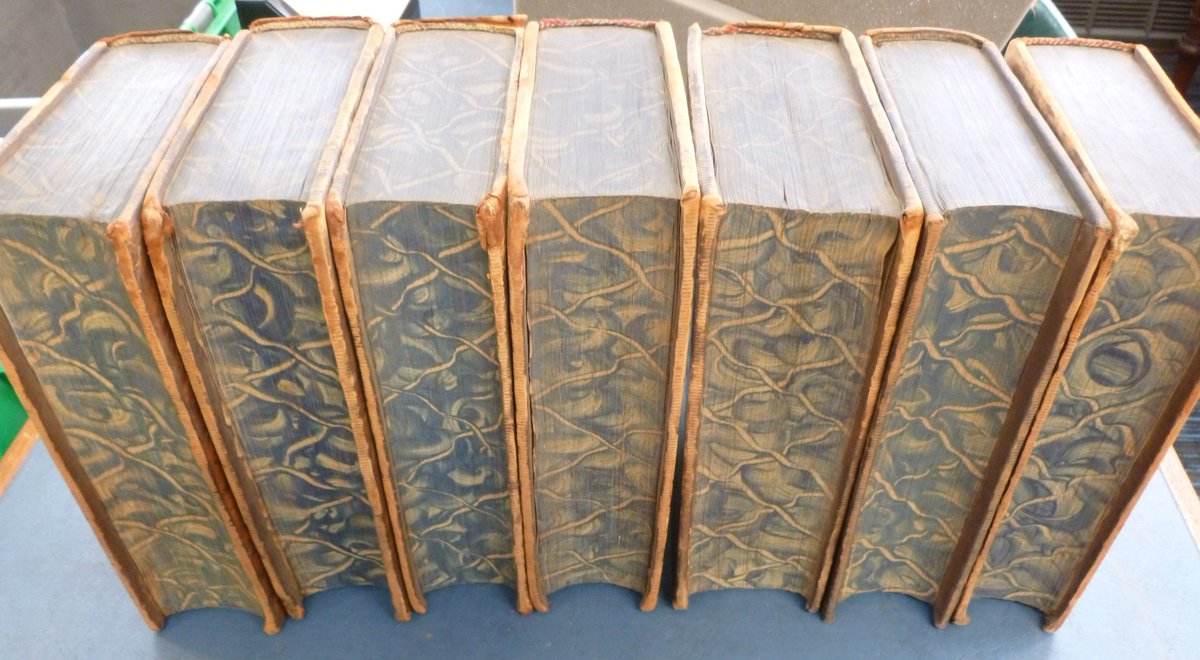 TCDResearchColl's tweet photo. More beautiful #ForeEdges, this time from the #FagelCollection. These are 7 vols of an 8-vol set about the life of David, shelfmark Fag.W.7.11-17. The reason we don't have vol.8 is that it was published after Fagel had to flee the Netherlands. https://t.co/PcQc3TjO8t