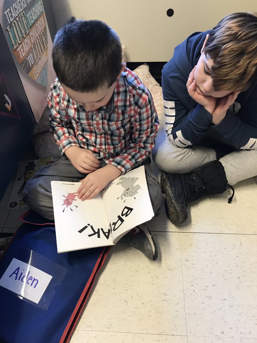 SPS_BatesLIT's tweet photo. Book Buddies - Mrs. Bartlett’s 1st Graders and Mr. Mercier’s 3rd Graders @sps_bates ❤️ https://t.co/TG6PK7HcM2