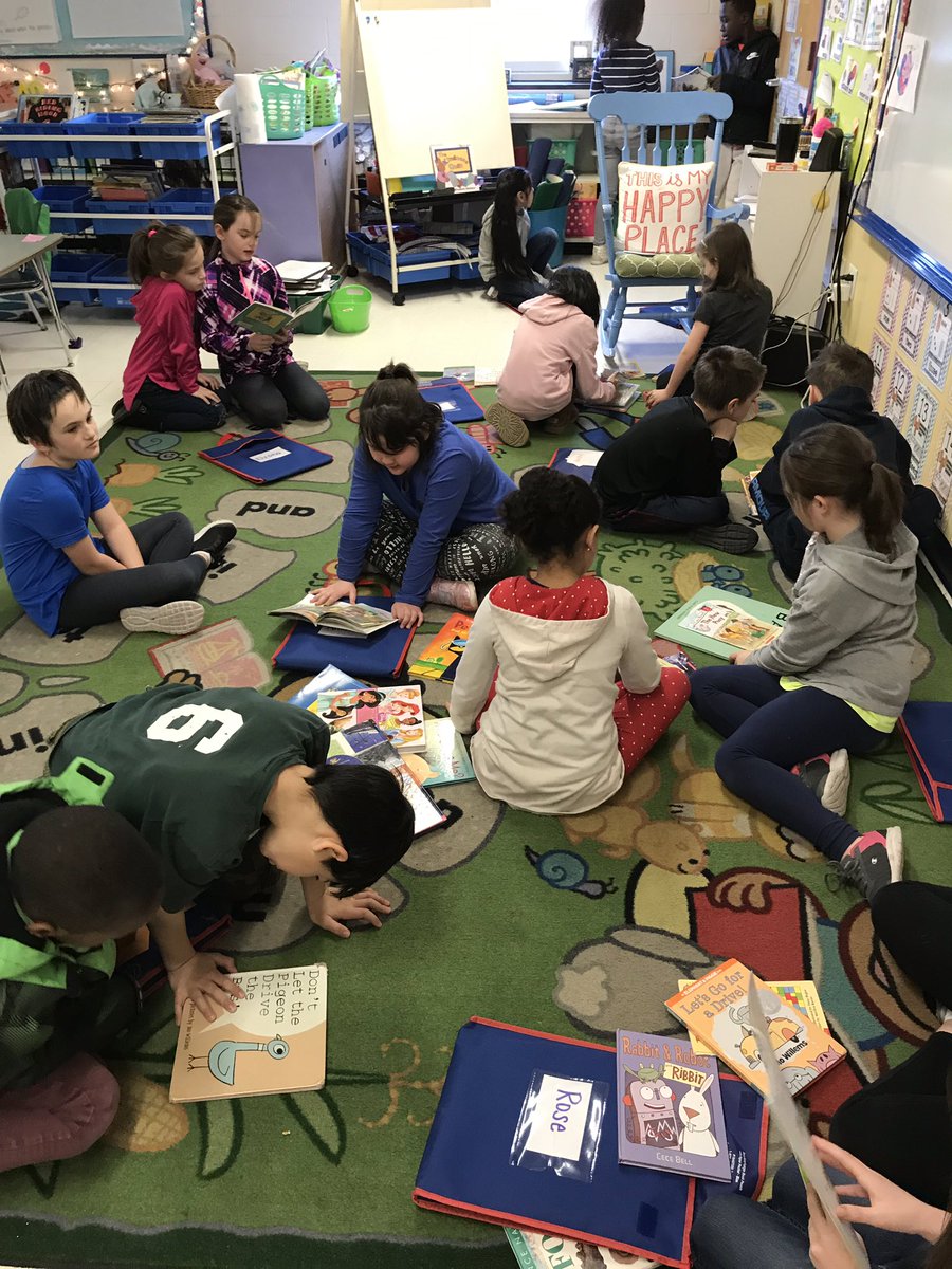 SPS_BatesLIT's tweet photo. Book Buddies - Mrs. Bartlett’s 1st Graders and Mr. Mercier’s 3rd Graders @sps_bates ❤️ https://t.co/TG6PK7HcM2
