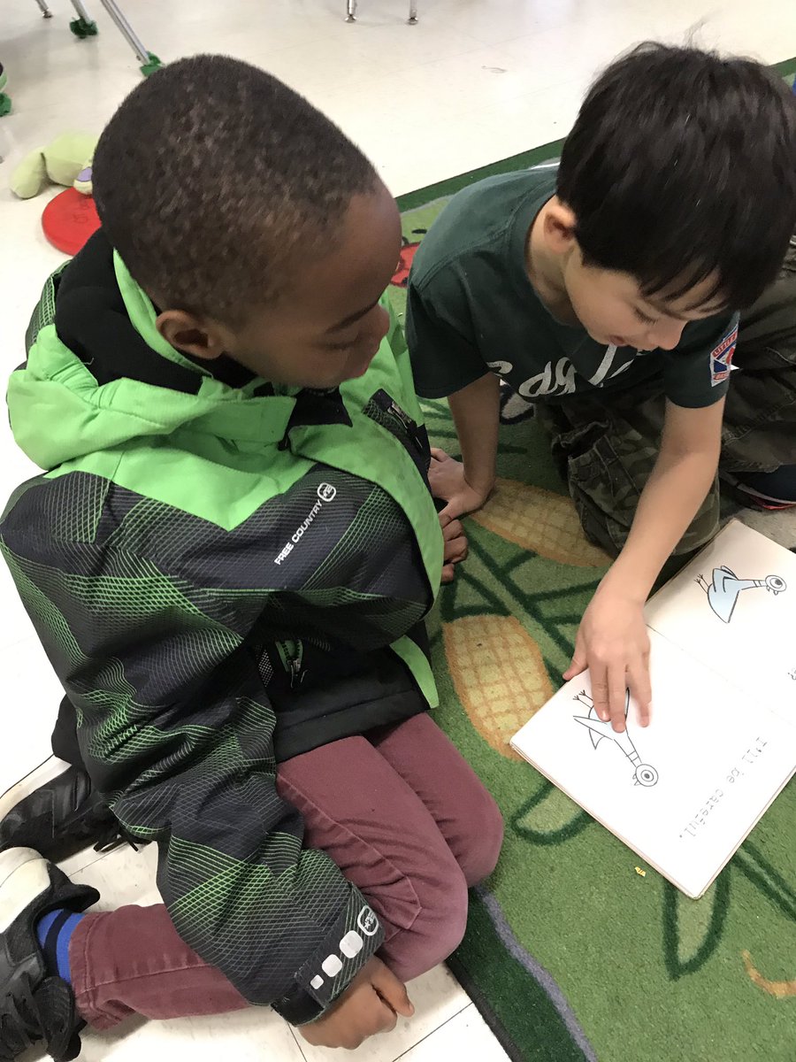 SPS_BatesLIT's tweet photo. Book Buddies - Mrs. Bartlett’s 1st Graders and Mr. Mercier’s 3rd Graders @sps_bates ❤️ https://t.co/TG6PK7HcM2