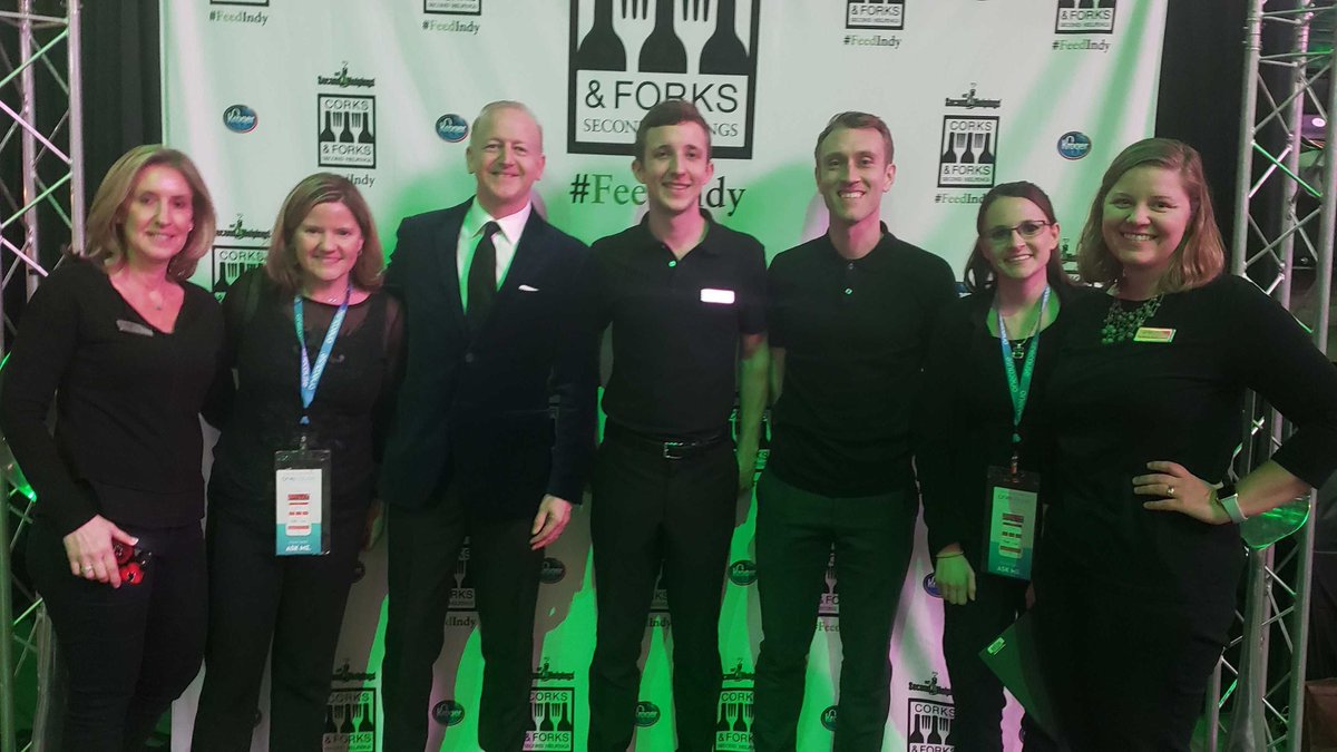 OneCause's tweet photo. Indy's best chefs/bartenders drew a huge crowd to @SecondHelpings #CorksandForks2019 to support transforming lives through the power of food. From OC: @DianaHerwig, @sjohns_giving, @BradRing87  #fundraising #hungerrelief #jobtraining #foodrescue #feedindy #thankfulthursday https://t.co/bfj5GBgjhI