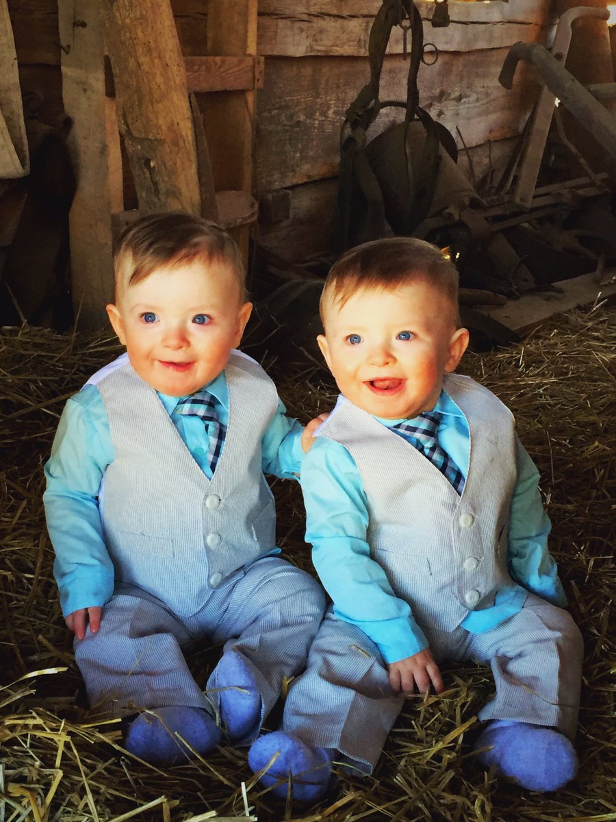 TheDeighanTwins's tweet photo. We are 1! It’s our 1st birthday!!!
#weareone #1stBirthday #birthdayboys #twins #twinbirthday #twittertwins #birthday #birthdayboys https://t.co/pd4c2rzdXg