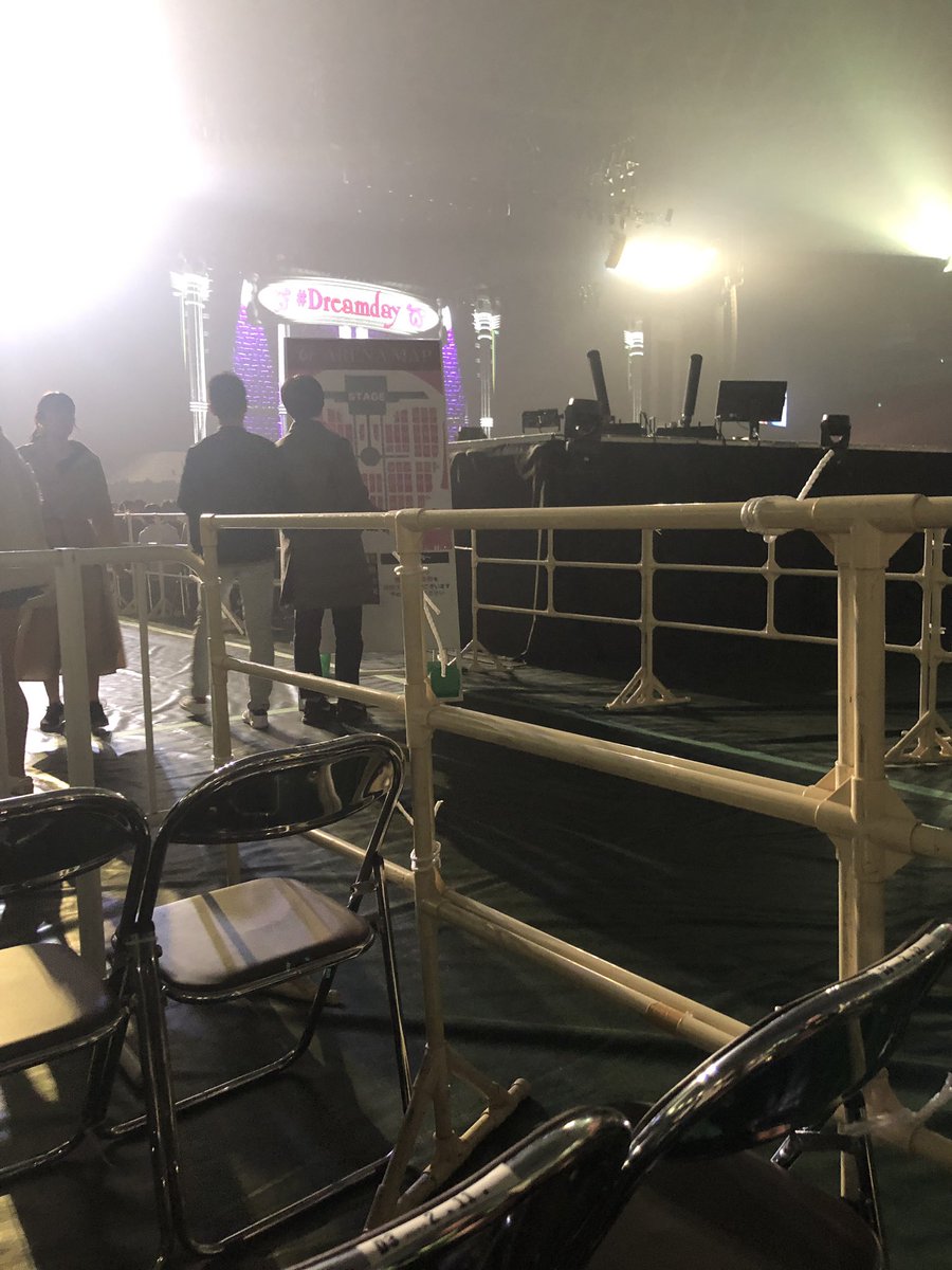 mo_cmi's tweet photo. 2019.3.20 # Dreamday京セラドーム大阪
.
席があり得ないくらい近くて全員肉眼で拝めました(;_;)会場入りから最後まで泣いて改めてTWICEを好きになって良かったと実感した日だった💖TWICEの夢が叶ったその瞬間に立ち会えて幸せでした😭本当にこれからも沢山応援して会いに行きます！！！ https://t.co/GpTkvseqc5