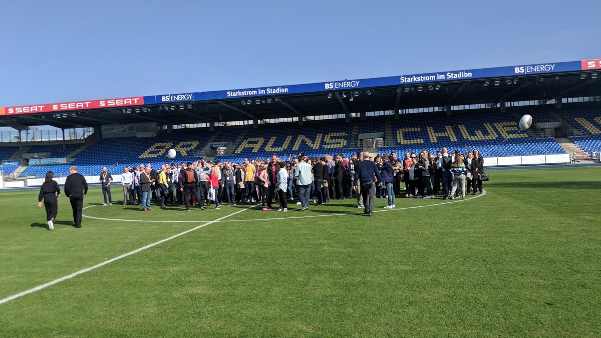 weltbild tweet media