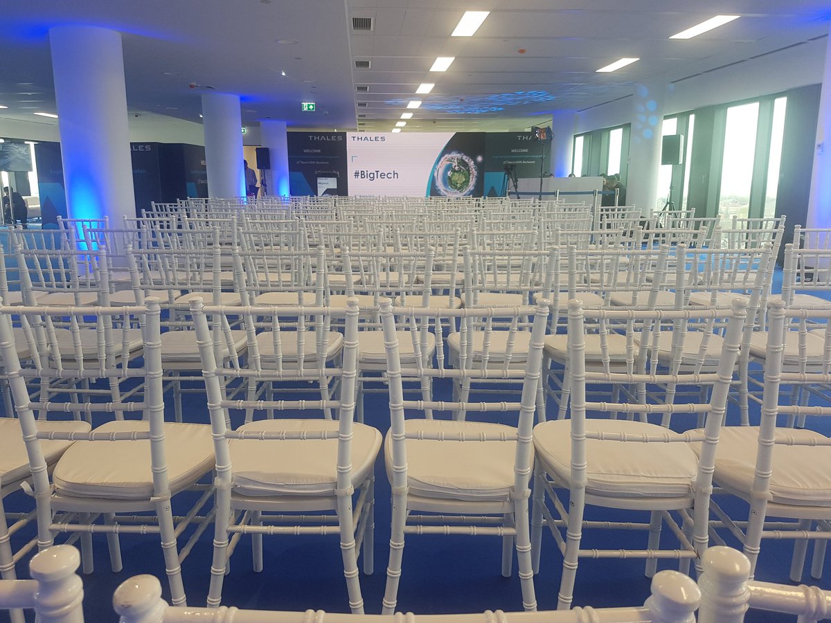 DavidTournadre's tweet photo. Time to welcome students....160 are coming up....👍👍👍

#thalesromania
#bigtechthales
@thales
@upb1818 https://t.co/cNLf9IoIw9