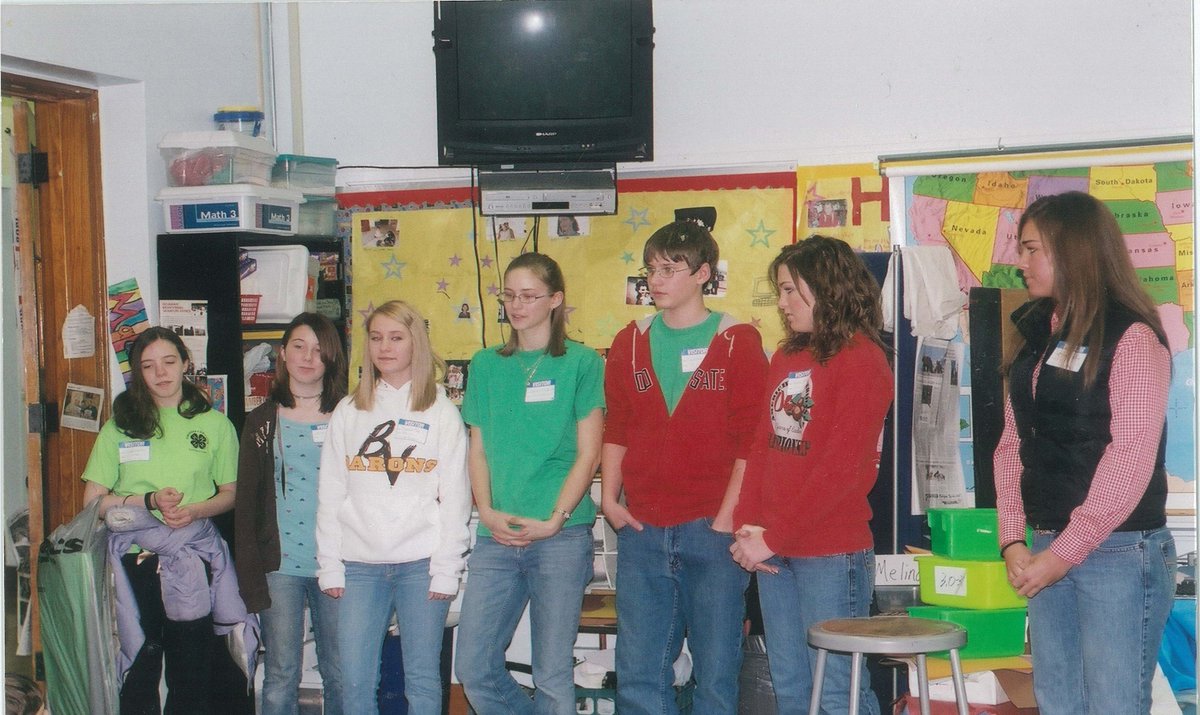 delawareco4H's tweet photo. Not quite as far back on this Throwback Thursday - circa 2008. Awareness team on a 3rd grade classroom visit to BV North. Lt to Rt: Elizabeth Dresdow, Amber Gilkey, Madison May, Danielle Huffman, John Huffman, Melissa Downerd, Michelle Downerd #TBT100Years #DelawareCo4H100Years https://t.co/ATTcFzUuMC