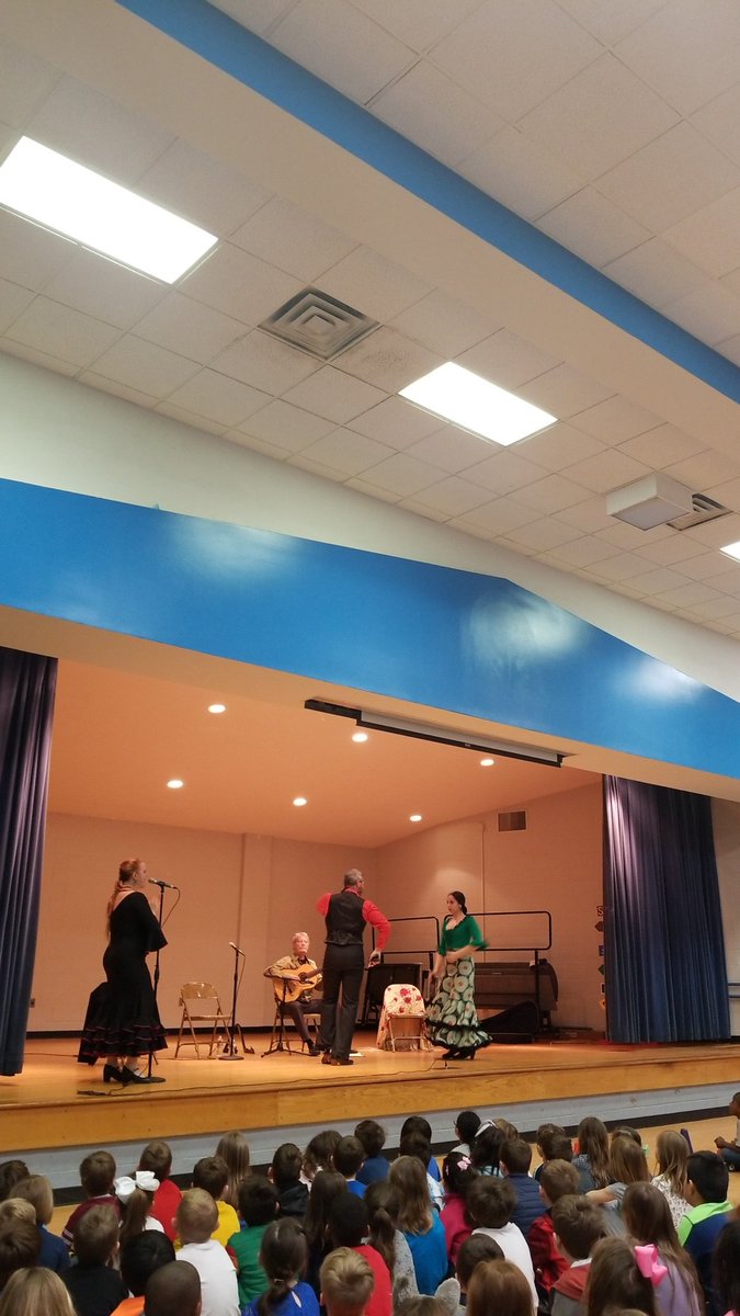 Strong5Colin's tweet photo. Flamenco performance @jeffreysgrovees https://t.co/ZQ8XAM2vH1
