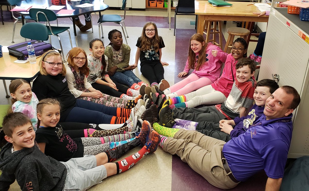 Rockin' our socks for #WorldDownSyndromeDay in 4th grade! #LotsofSocks #WDSD19 #DownSyndrome #InclusionRevolution @JKPlum1